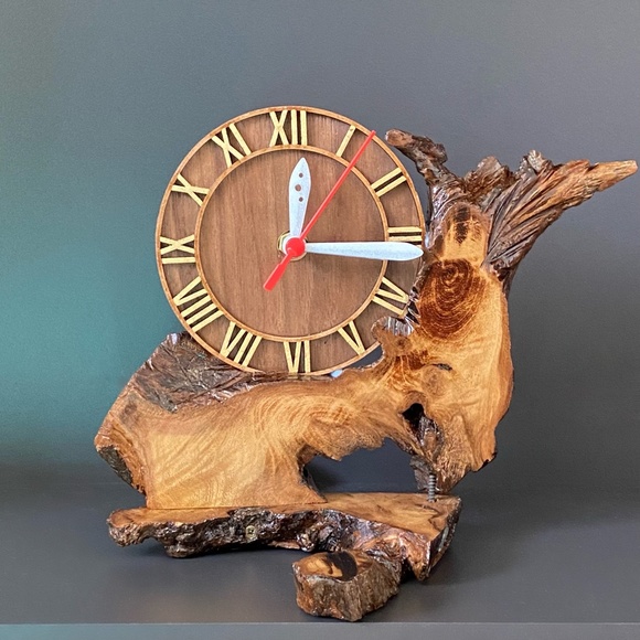 THE REINDEER Walnut Root Wood Table Clock With Gilded Gold Leaves Roman Numerals - Picture 2 of 10